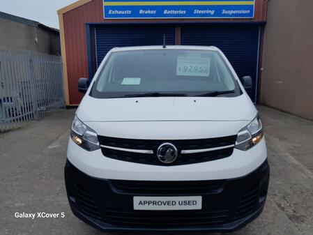 VAUXHALL VIVARO 1.5 Turbo D 2900 Edition